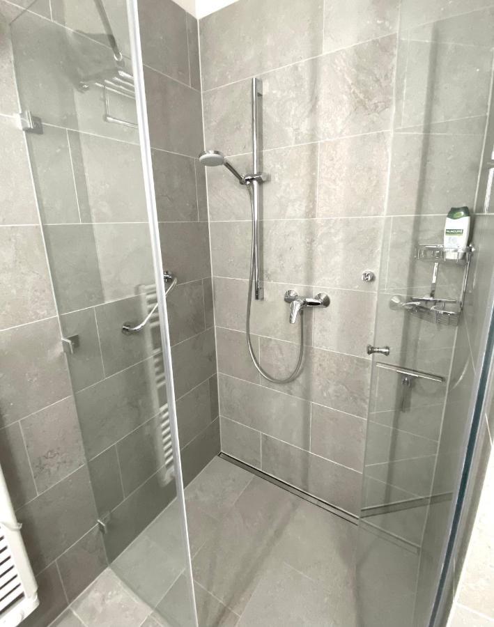 Atrium Apartman Heviz Mit Panoramaterrasse Und Tiefgarage Buitenkant foto