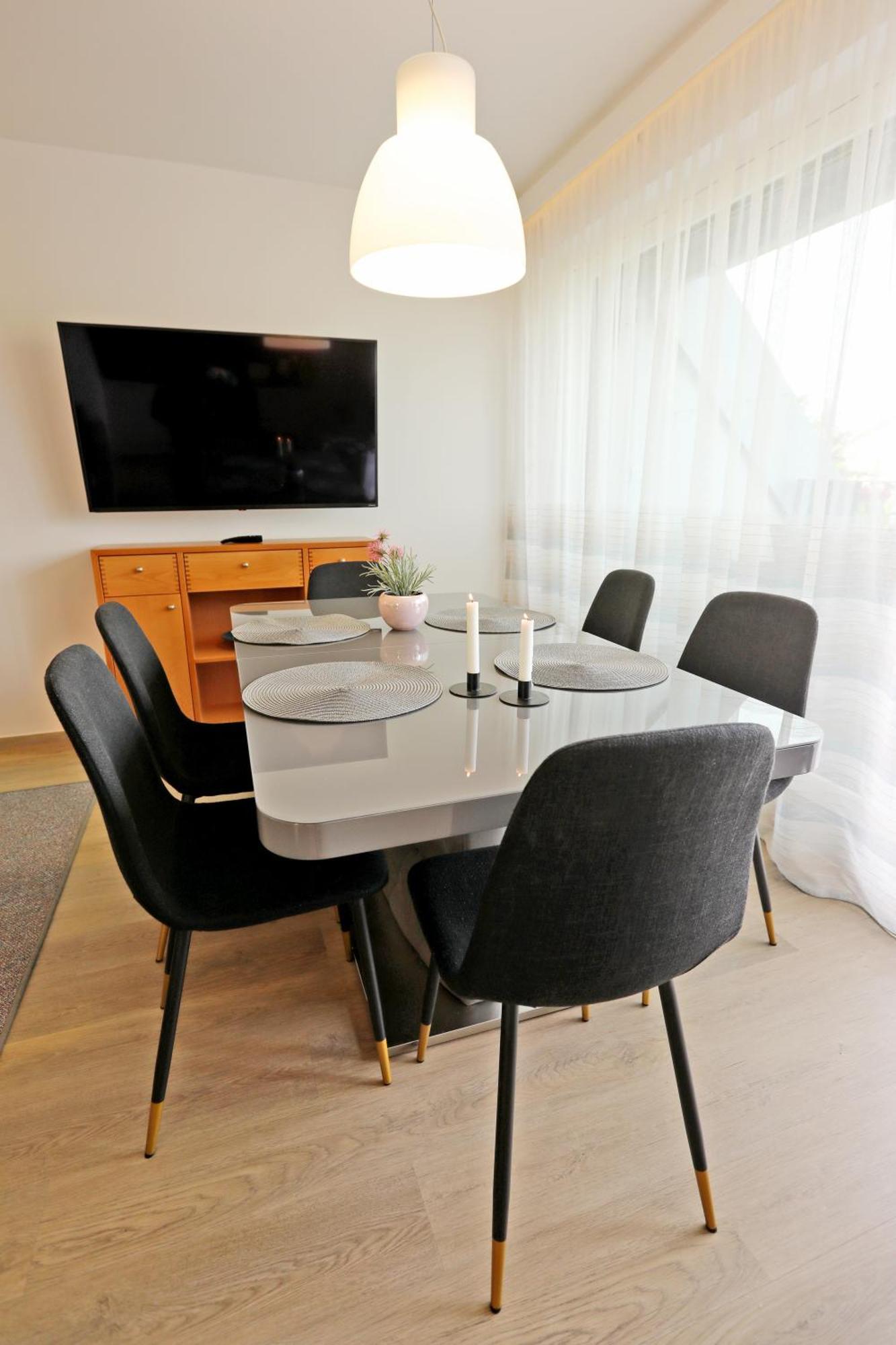Atrium Apartman Heviz Mit Panoramaterrasse Und Tiefgarage Buitenkant foto