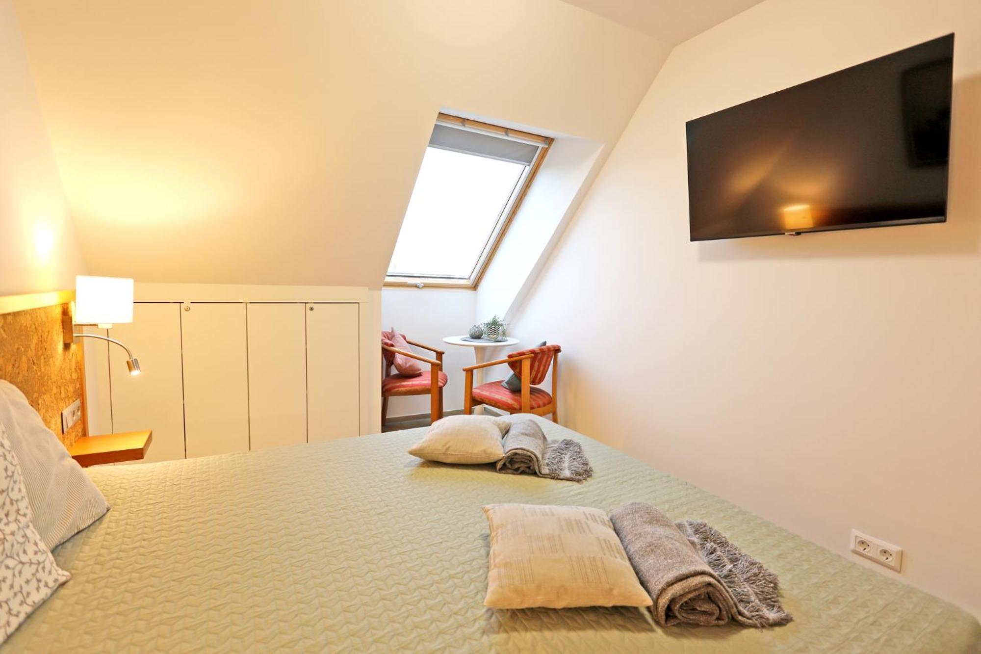 Atrium Apartman Heviz Mit Panoramaterrasse Und Tiefgarage Buitenkant foto